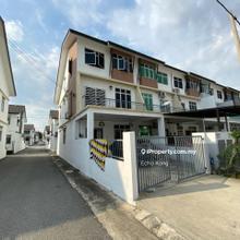 Renovated & Good Condition 3 Storey End Lot Call Echo For Viewing