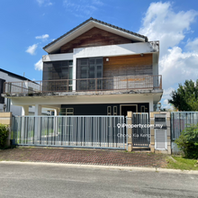 Modern bungalow in pleasant neighbourhood close to hypermarket, shops.