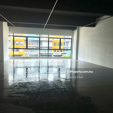 Spacious office for rent at Setiawalk Puchong