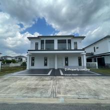 2 Storey Adjoining Garden Home for Sale @ Avenham Garden