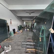 Double terrace shop office suitable for storage 