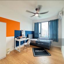 Studio with Large Window Listing Free Wifi 201125