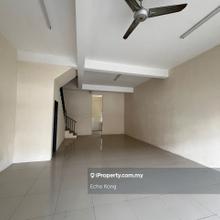 Baisc Condition & 3 Storey Corner Unit Call Echo For Viewing