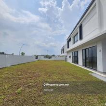 Cornerlot Semi D The Eight, Elmina green For Sale