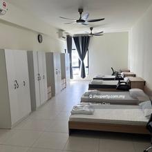 Studio 4 bed unit next to uoc