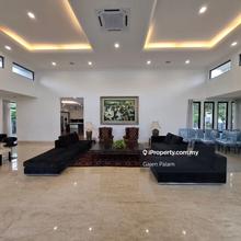 Modern & Cosy Bungalow Tastefully Designed Country Heights, Kajang