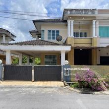 Stampin Tengah behind Green Heights prestigious residential area. 