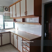 Berjaya Court is a freehold condominium at 1 Gerbang Berjaya, 