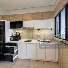 Condominium walking distance to Taylor Lakeside college university