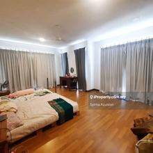 Corner unit with 6 Bedrooms Denai Alam 