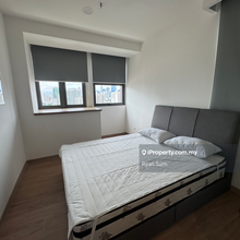 Brand New Fully Furnished! Facing KLCC (Free electricity n water)