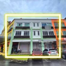 10th Mile Padawan 3 Storey Shoplot Facing Mainroad