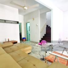 Below Market Freehold Walking distance to LRT & Commercial Hub