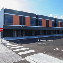 Aspira Square End Lot 2 Storey Shop for Rent 22x70 Brand New