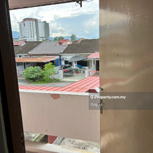 Double storey located in a matured tmn close to shopping centres