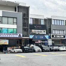 Great traffic area with ample parking spaces
