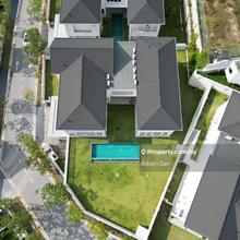 Premium corner pool bungalow with huge garden in mont kiara for rent