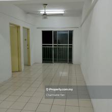 Puncak Desa with lift guarded 5mins walk KTM MRT bus shops 1 car park