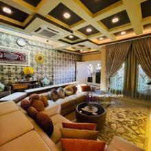 Freehold, Fully Renovated, Extended