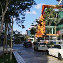 Intermediate 4-Storey Shoplot with Lift