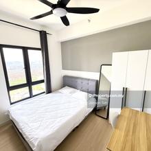 Fully Furnished Medium Room, 1st Sept Move In! Free Shuttle to MRT