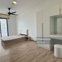 Master room (private bathroom) available now