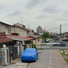 Taman Pelangi/ 2 Storey Teres/ Partial Furnished/ Original Condition 