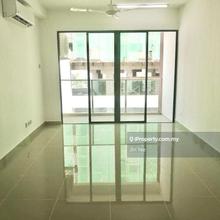 Freehold Amerin Residence Kit Cabinet Balcony 2 Parking Well Kept MRT