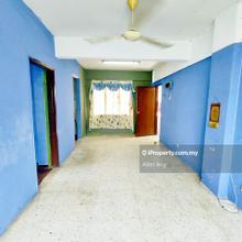 Non Bumi Lot. Corner Unit, 3 Bedrooms 2 Bathrooms