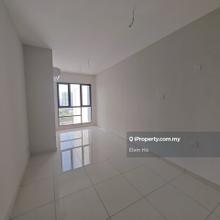 Freehold, Low Density, Spacious 1 bedroom unit