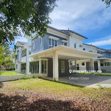 Corner 2 storey bungalow in jade hills.