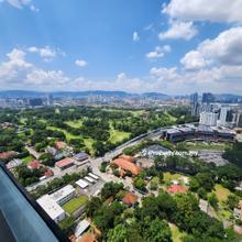 Only 4 mins drive to Suria KLCC, fully furnished unit, amazing view