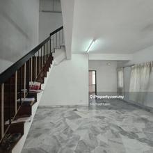 Terrace house end lot  for Rent