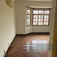Vacant unit/Renovated/Semi Furnished/Intermediate/Freehold Semi-D Unit