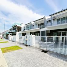 Facing Garden 22x75 5r4b Double Storey Lakeside Residences Puchong