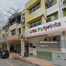 Ground and basement shop suitable for F&B, convenience stores, cafe