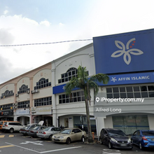 Corner 3sty shop for rent 