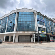Kluang Town Ground floor Corner lot/Shop For Rent