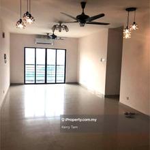Short walk to Mid valley, short drive to MRT/LRT station