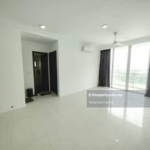 Very well maintained mid floor natural light high rental demand