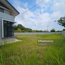 Corner lot , freehold , gated & guarded 