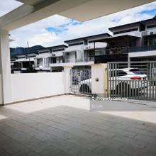 3 storey semi detached near lexus hotel worth buy 950k 