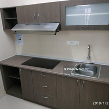 High floor & walking distance to MMU
