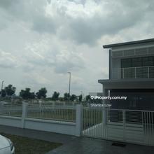 Lakeside Residences Puchong 2 sty Corner 3305sf 5rooms 4baths for Sale