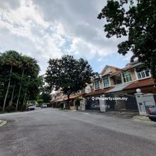 Spacious 6 Bedroom Bungalow in Levenue, Desa Parkcity