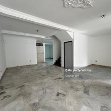 Newly Refurbished 22x75 Master Bedroom and Kitchen Extended