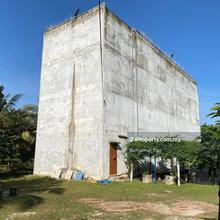 3.5 acres with bungalow and 4 storey birdhouse @ Panchor