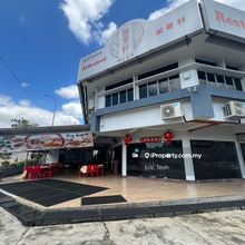Shoplot with large land for rent 