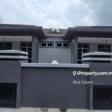 Rumah Berkembar Baru. Freehold Open title. Murah