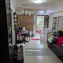 Green garden renovated unit freehold 